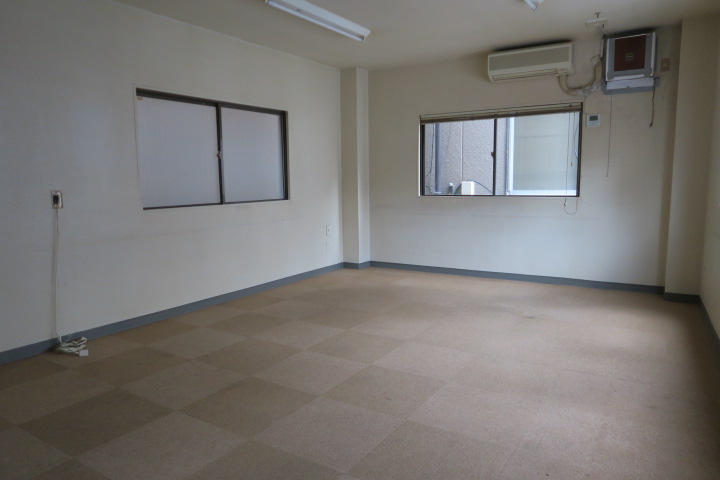 星川ビルの内装|上野の貸店舗・貸事務所。
「星川ビル」のことなら(株)メイワ・エステートへ