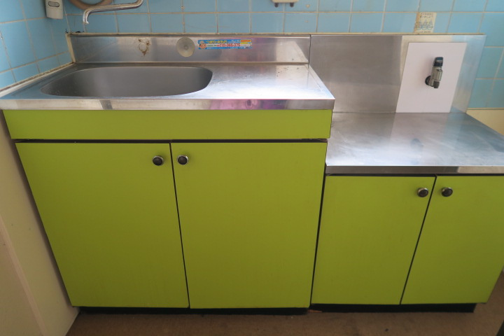 星川ビルのキッチン|上野の貸店舗・貸事務所。
「星川ビル」のことなら(株)メイワ・エステートへ