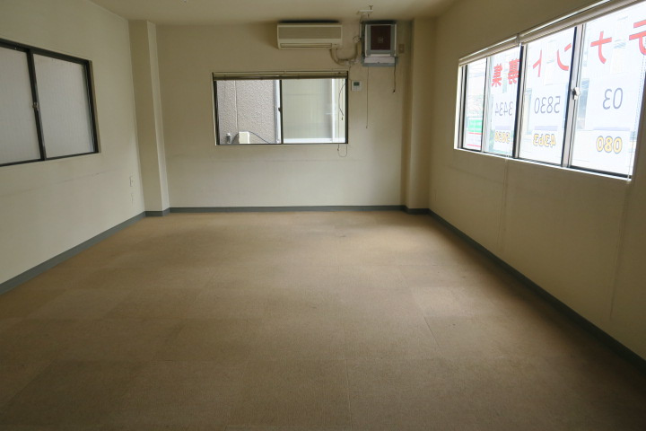 星川ビルの内装|上野の貸店舗・貸事務所。
「星川ビル」のことなら(株)メイワ・エステートへ