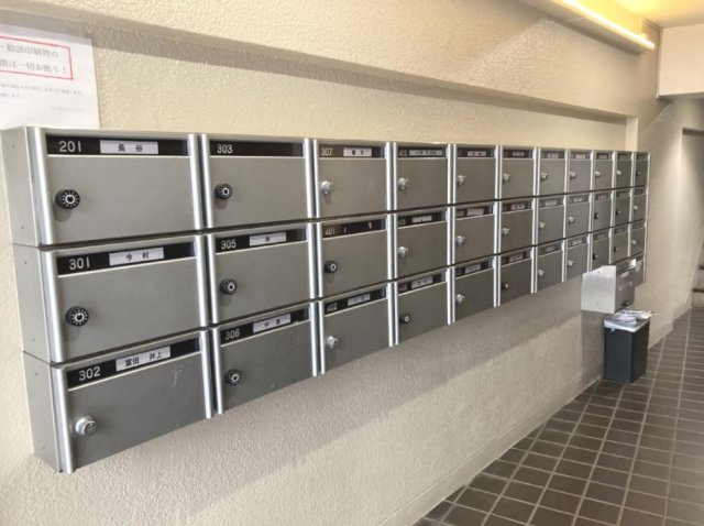 マツダマンションのロビー