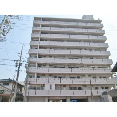 シャルマン平和の外観