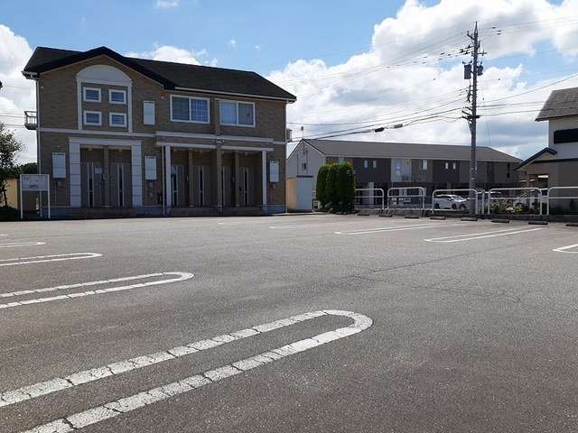 ヴィラノールＧの駐車場|駐車場に車を止められます