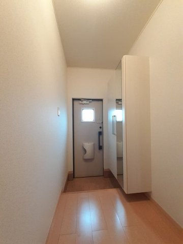 Ｉ・Ｔ　Ｉ棟の玄関|明るい玄関です