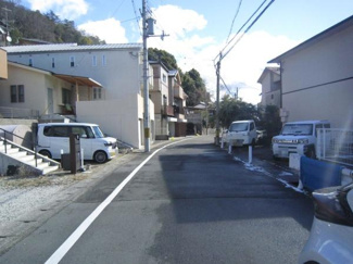 【前面道路含む現地写真】