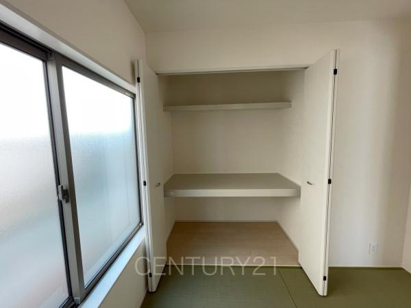 第13吉岡町下野田 1号棟の収納|布団も収納し易い仕切り棚付きです。