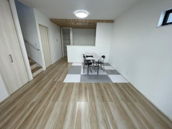 【居間・リビング】 | 摂津市一津屋2丁目　新築戸建