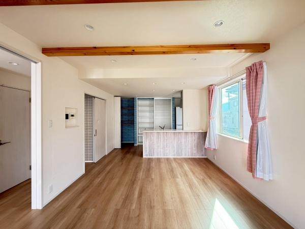 紀の川市北大井　中古戸建の居間・リビング