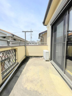【バルコニー】 | 三郷市戸ケ崎4丁目戸建 | 日差しが心地よい南向きバルコニー♪毎日の洗濯が楽しみに♪