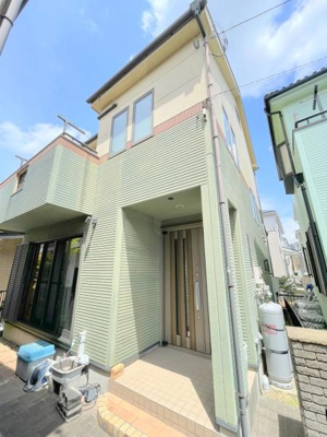 【外観】 | 三郷市戸ケ崎4丁目戸建 | 陽当たり良好な明るい外観♪駐車場2台完備でカーライフも充実♪