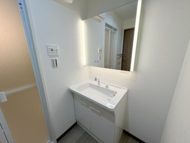 【独立洗面台】 | M's Suite | 参考写真になりますのでご承知おき下さい。