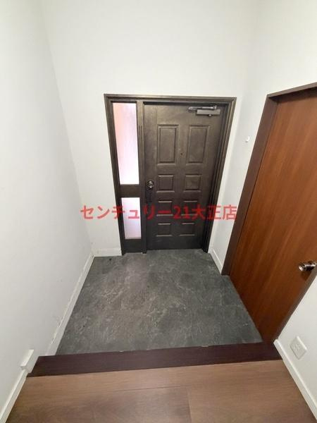 三軒家東タウンテラスの玄関