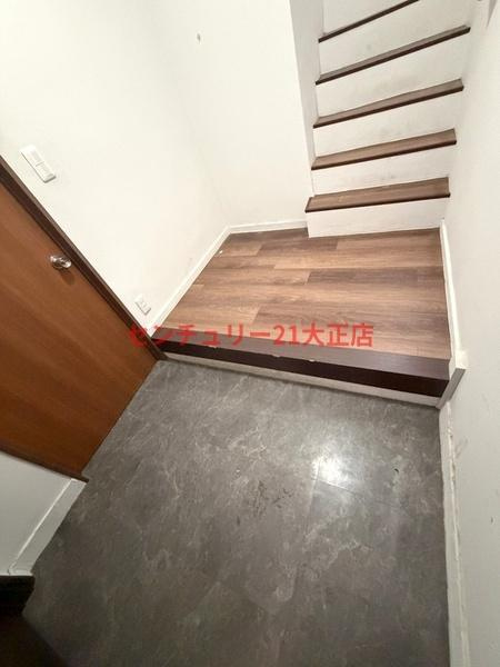 三軒家東タウンテラスの玄関