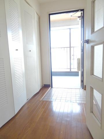 平和マンションの玄関|★玄関も広めです★