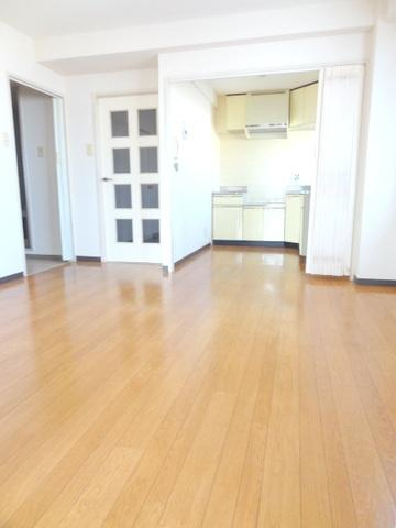 平和マンションの居間・リビング|★７帖のダイニング★