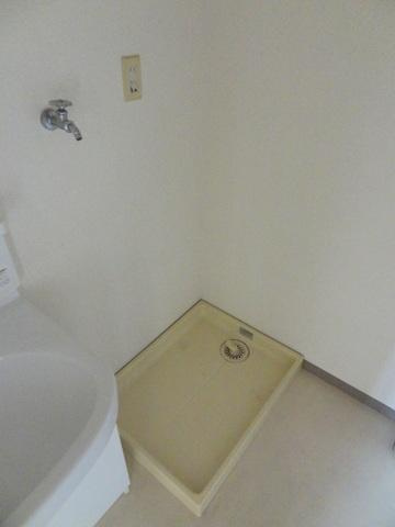 平和マンションの洗面所|★室内洗濯機置場です★