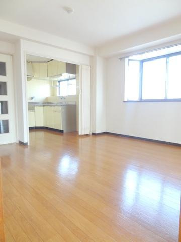 平和マンションの居間・リビング|★リビングも広めです★