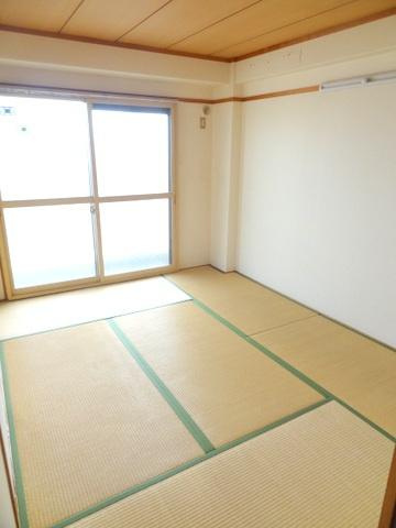 平和マンションの和室|★６帖の和室です★