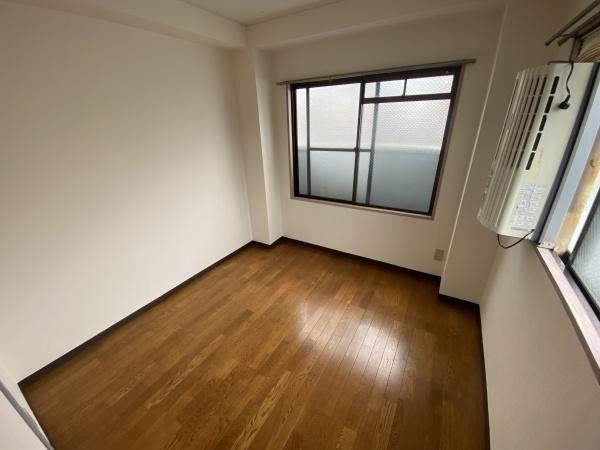 スクエアー小林の洋室