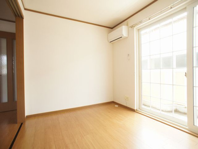 【寝室】 | サンハイツ | 清潔感のあるきれいな洋間です♪