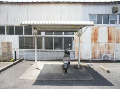 【その他共用部分】 | サンハイツ | 屋根付きの駐輪場があります♪