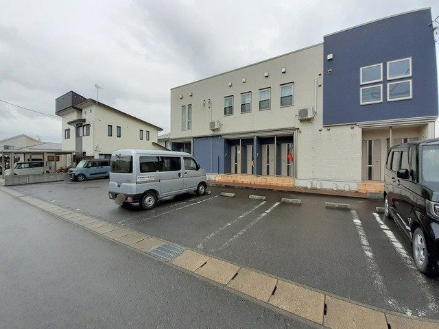 エムズ　プロムナードの駐車場