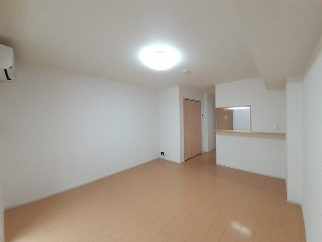 エムズ　プロムナードの内装