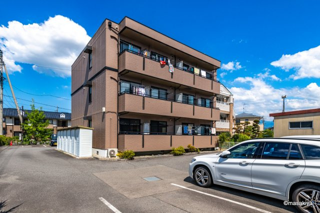 サン・ムーン山内の外観