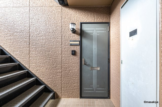 サン・ムーン山内のエントランス