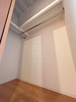 【収納】 | SERENiTE-04 | SERENiTE-04（セレニテ04）　ウォークインクローゼット