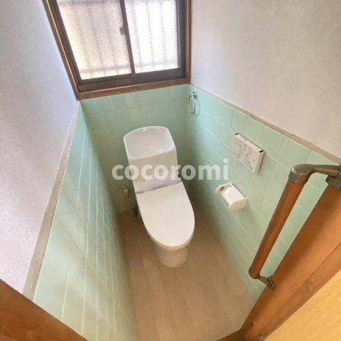 南中振１丁目戸建のトイレ
