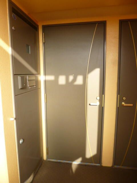 フェリーチェ横濱の玄関