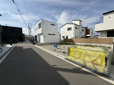 【前面道路含む現地写真】 | 【プレイワーク箕土路町Ⅴ】八木北小・土地35坪・建築条件なし・開発分譲地内・岸和田市箕土路町2丁目 | 前面道路含む現地写真です