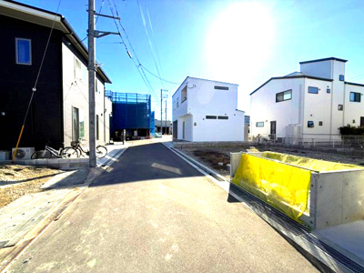 【前面道路含む現地写真】 | 【プレイワーク箕土路町Ⅴ】八木北小・土地35坪・建築条件なし・開発分譲地内・岸和田市箕土路町2丁目 | 前面道路含む現地写真です