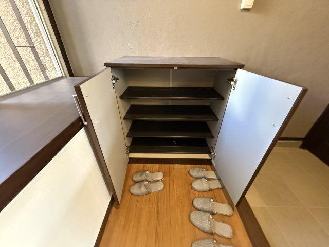 豊中市緑丘１丁目戸建の玄関