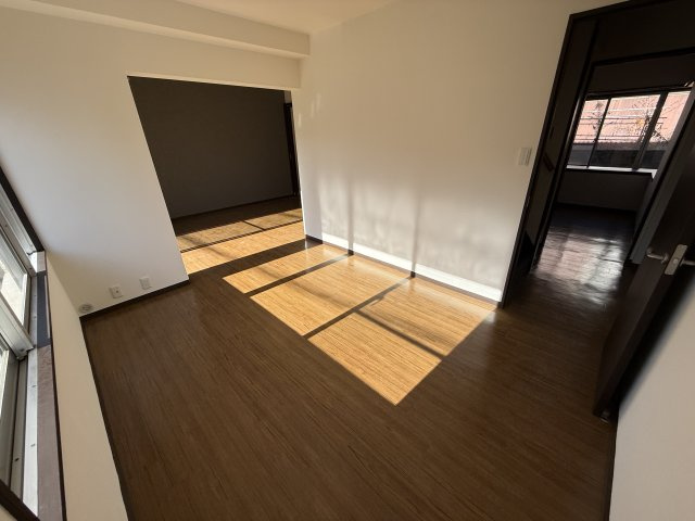 豊中市緑丘１丁目戸建の居間・リビング