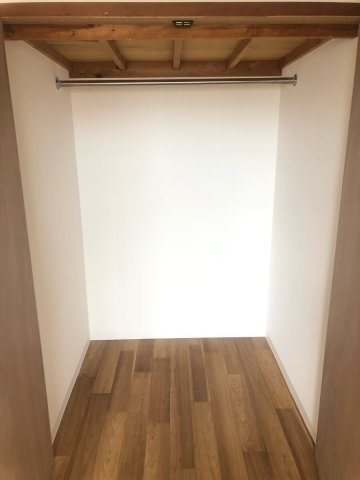 井上ハイツの収納|奥行きがあって、ハンガーも掛けられる♪ヾ(*´∀｀*)ﾉ