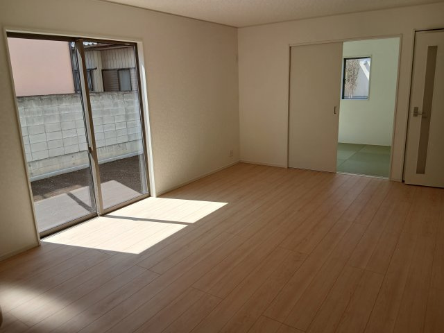 本庄市下野堂第５　の居間・リビング|１号棟現地リビング（2026年04月03日）撮影