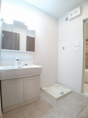 【洗面所】 | 皐Ⅰ | 脱衣スペースもあります