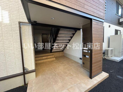 【エントランス】 | Grand-room衣山