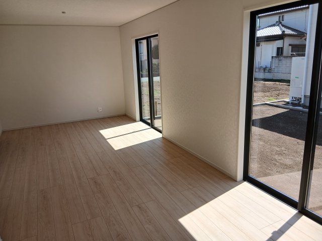 本庄市下野堂第５　の居間・リビング|３号棟現地リビング（2026年04月03日）撮影