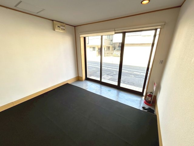 ニューショップウトーの内装