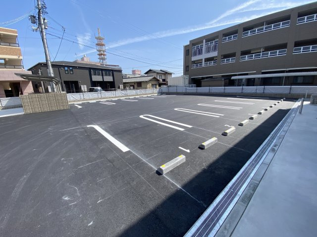 リアン寿Ａの駐車場
