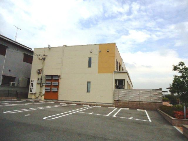 ベルフルールの駐車場|外観写真（昼）