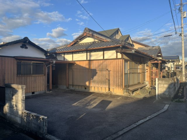 新居浜市喜光地町中古住宅【600】土地82.45坪　建物30.80坪の外観