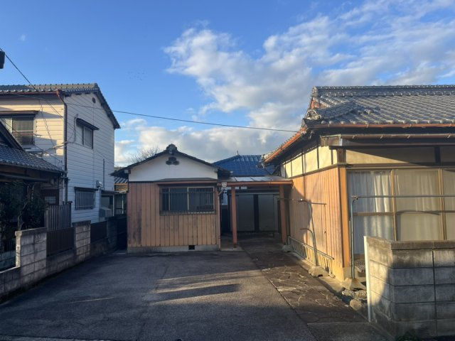 新居浜市喜光地町中古住宅【600】土地82.45坪　建物30.80坪の外観