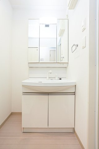 サヴォイラクアティック　4階の洗面所|別号室のものです。現状優先になります。