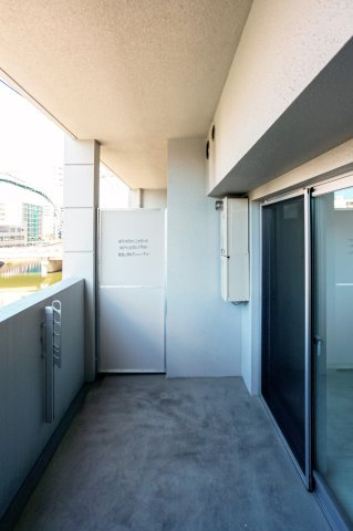 サヴォイラクアティック　4階のバルコニー|別号室のものです。現状優先になります。