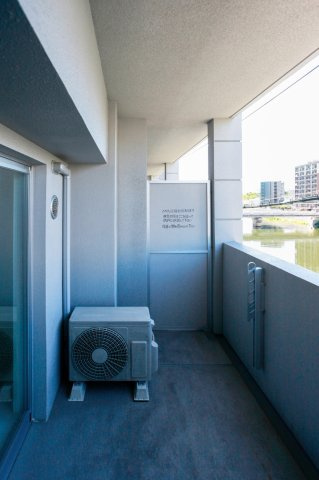 サヴォイラクアティック　4階のバルコニー|別号室のものです。現状優先になります。