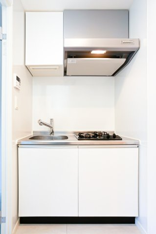 サヴォイラクアティック　4階のキッチン|別号室のものです。現状優先になります。