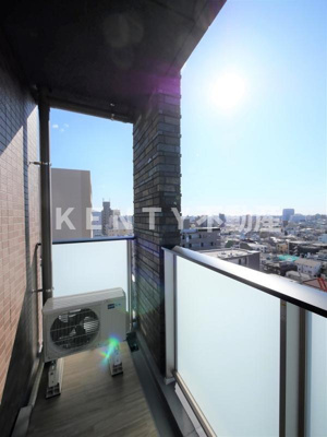 【バルコニー】 | オーパスレジデンス武蔵小山 | 暖かな日差しのふりそそぐバルコニー